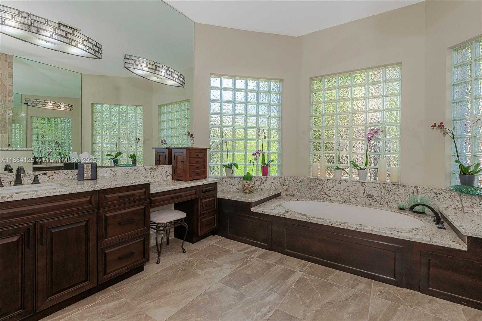 Small Image of 1100 SOUTH WEST 156TH AVE, Pembroke Pines Number 47