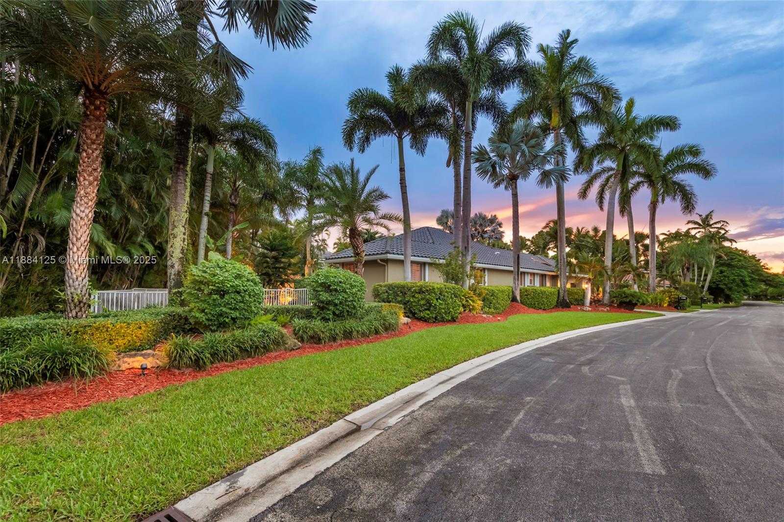 Small Image of 1100 SOUTH WEST 156TH AVE, Pembroke Pines Number 69