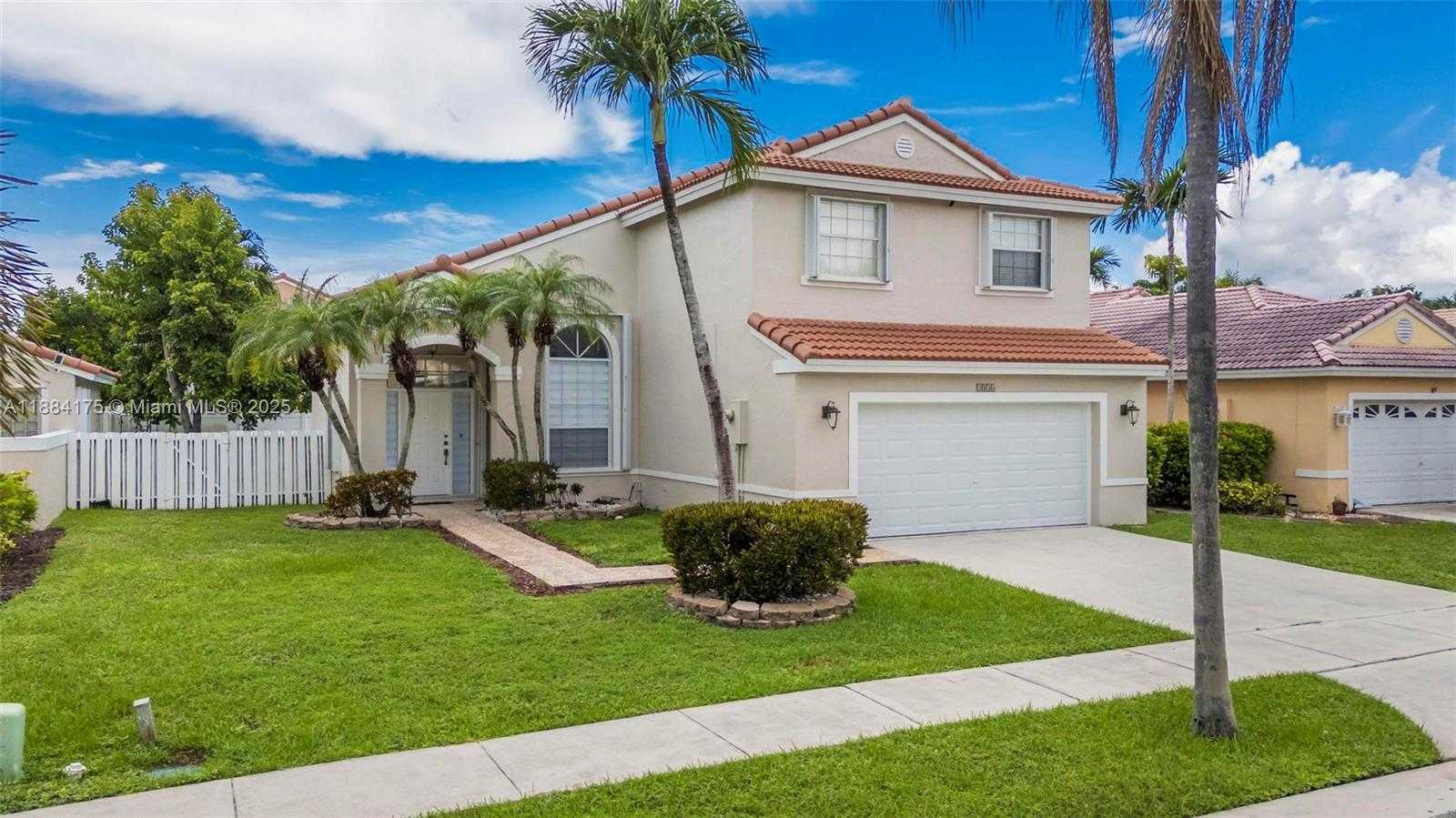 Small Image of 1036 NORTH WEST 187TH AVE, Pembroke Pines Number 3