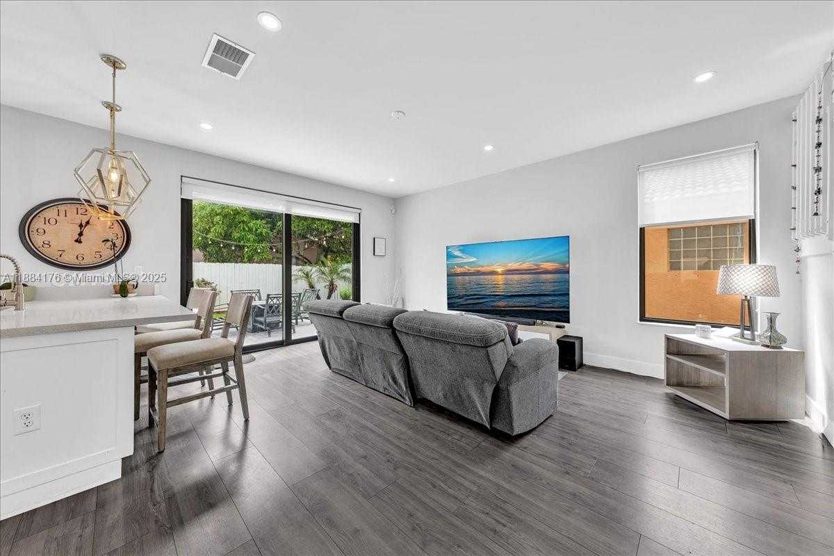 Small Image of 4921 SOUTH WEST 152ND AVE, Miramar Number 15