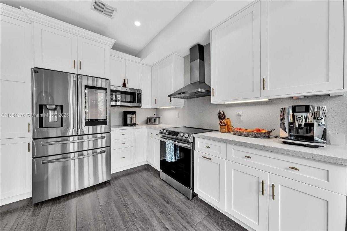 Small Image of 4921 SOUTH WEST 152ND AVE, Miramar Number 26
