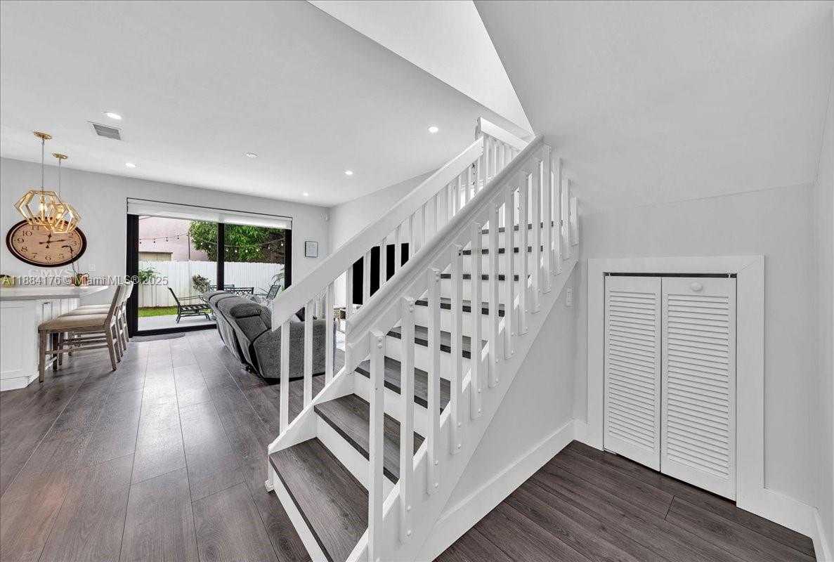 Small Image of 4921 SOUTH WEST 152ND AVE, Miramar Number 31