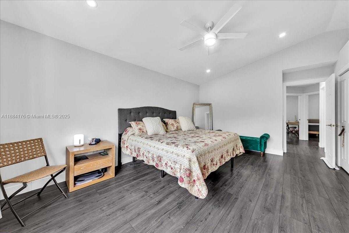 Small Image of 4921 SOUTH WEST 152ND AVE, Miramar Number 34