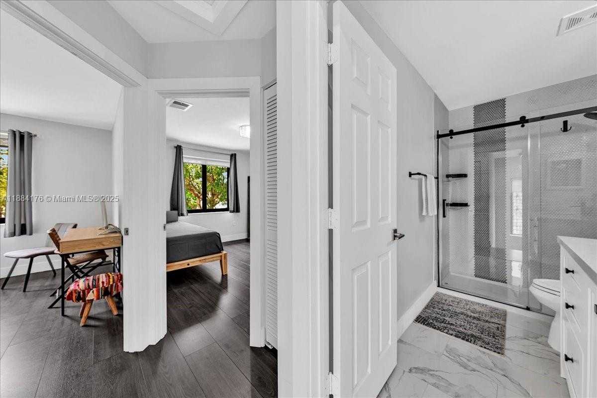 Small Image of 4921 SOUTH WEST 152ND AVE, Miramar Number 39