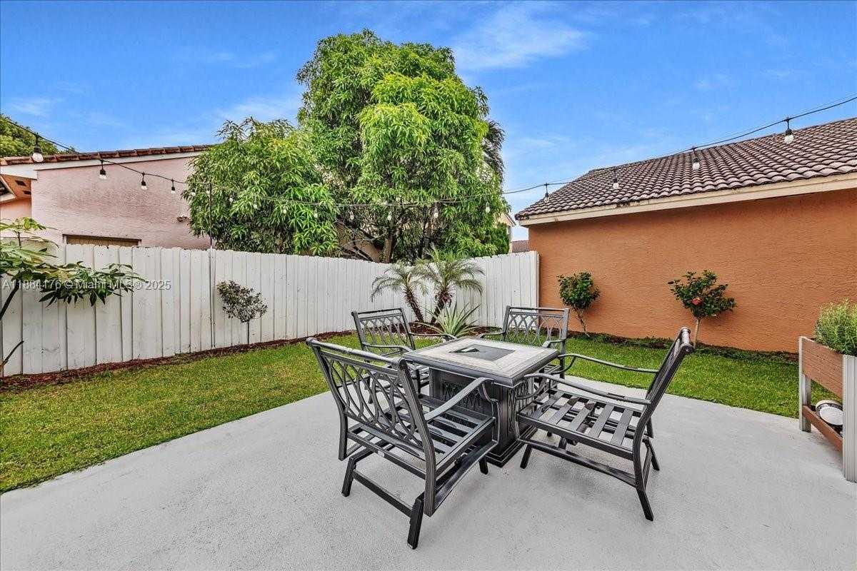 Small Image of 4921 SOUTH WEST 152ND AVE, Miramar Number 46