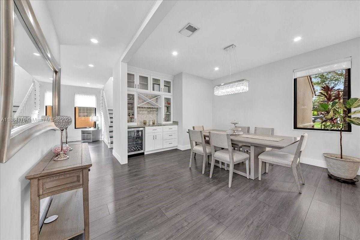 Small Image of 4921 SOUTH WEST 152ND AVE, Miramar Number 9