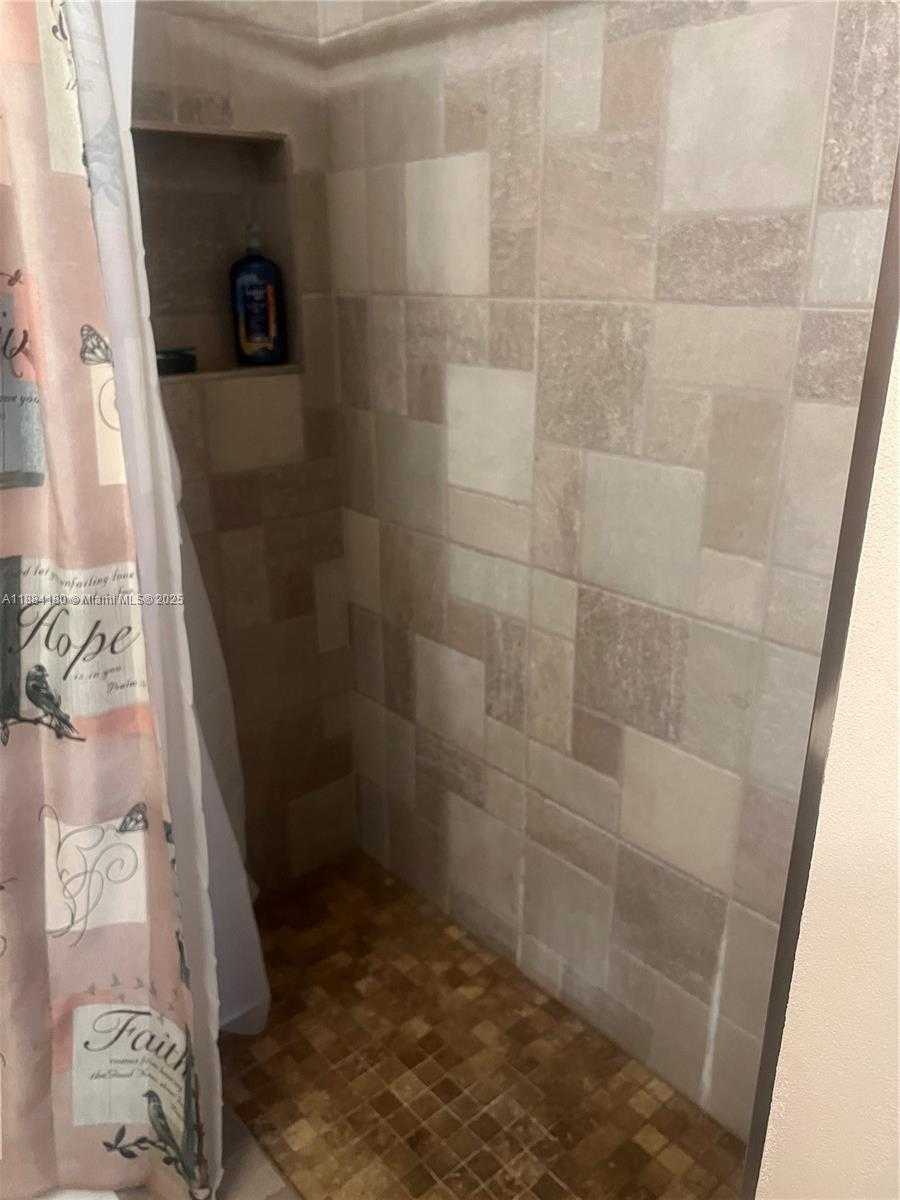 Small Image of 5320 NORTH WEST 190TH ST, Miami Gardens Number 14