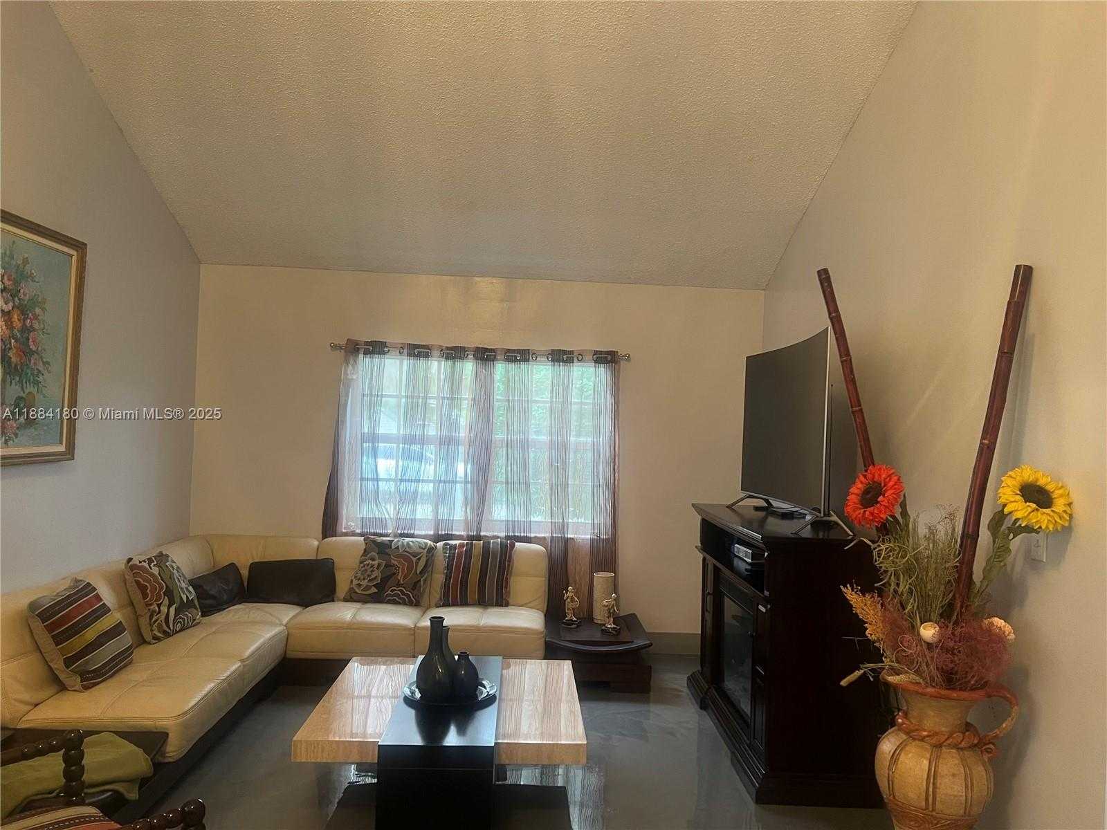 Small Image of 5320 NORTH WEST 190TH ST, Miami Gardens Number 8