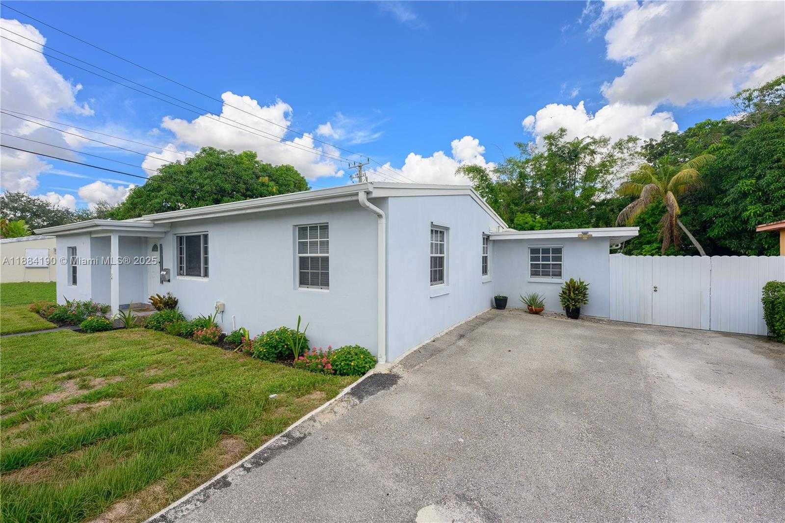Small Image of 175 NORTH WEST 125TH ST, North Miami Number 5