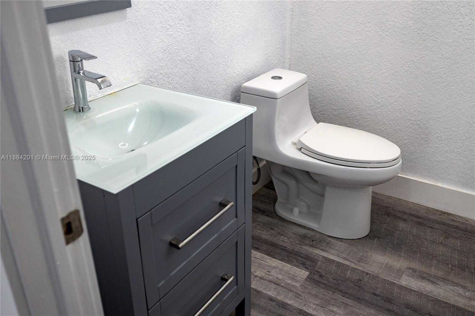 Small Image of 15981 SOUTH WEST 54TH TER, Miami Number 21