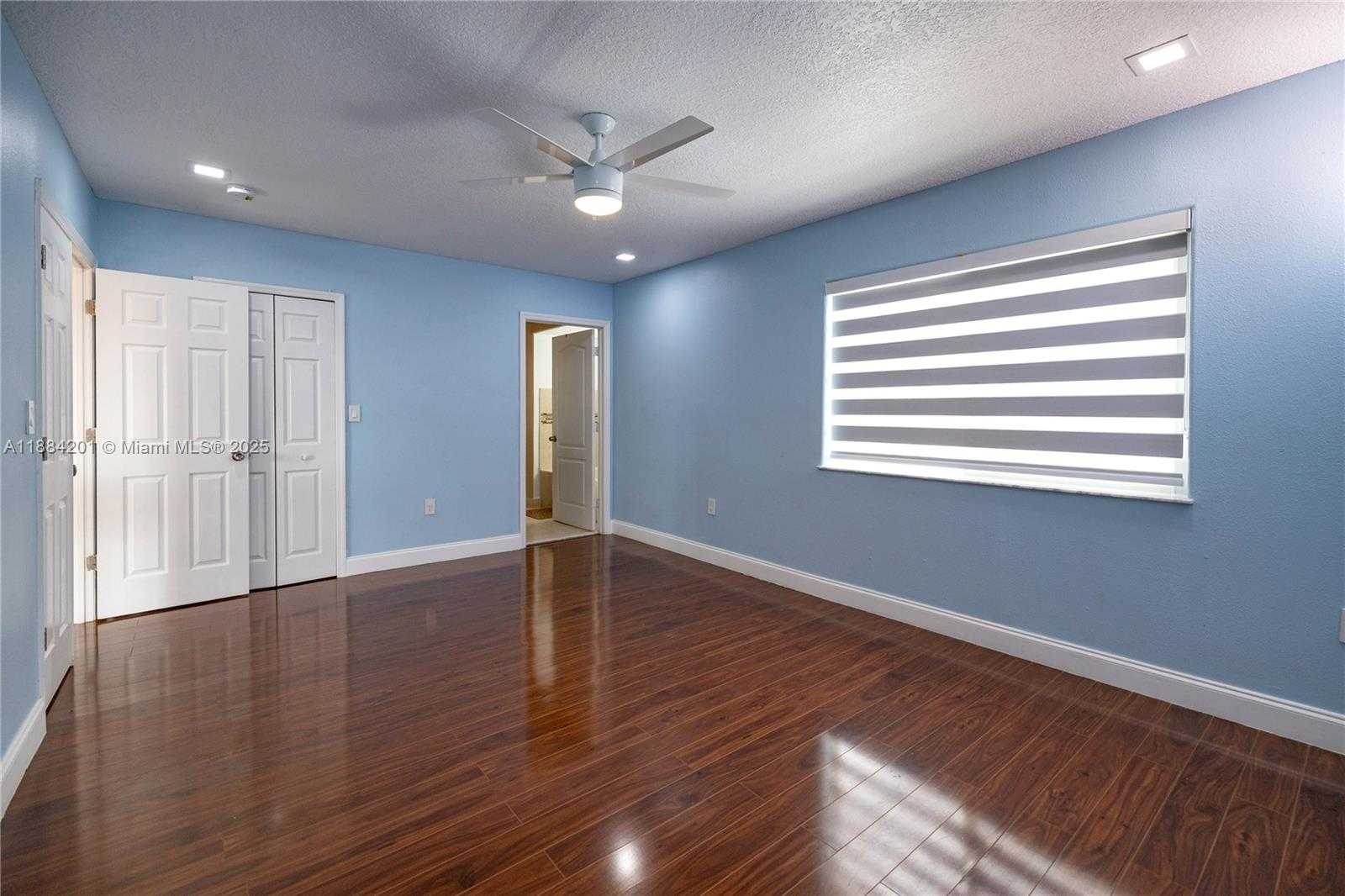 Small Image of 15981 SOUTH WEST 54TH TER, Miami Number 32
