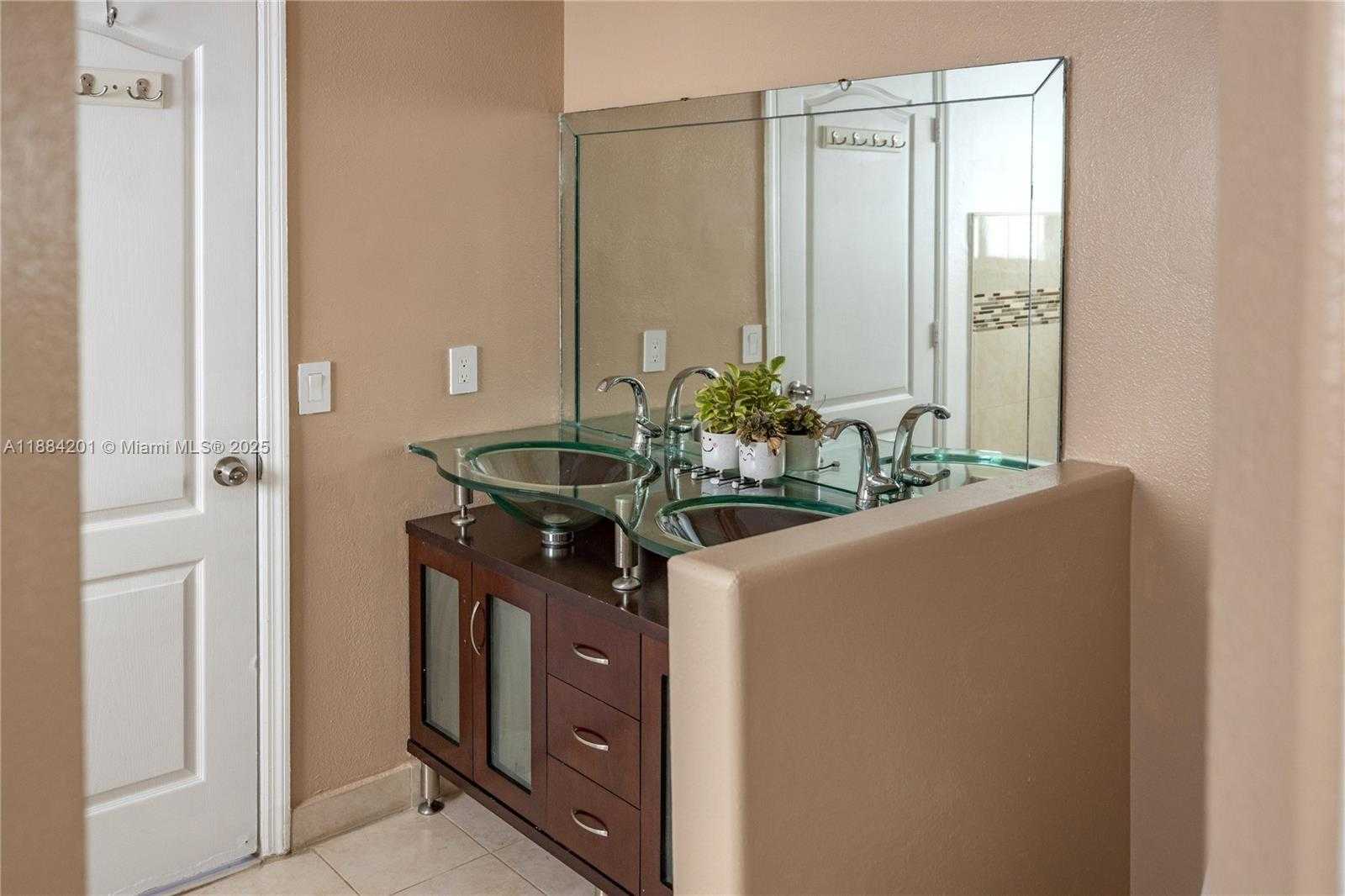 Small Image of 15981 SOUTH WEST 54TH TER, Miami Number 37