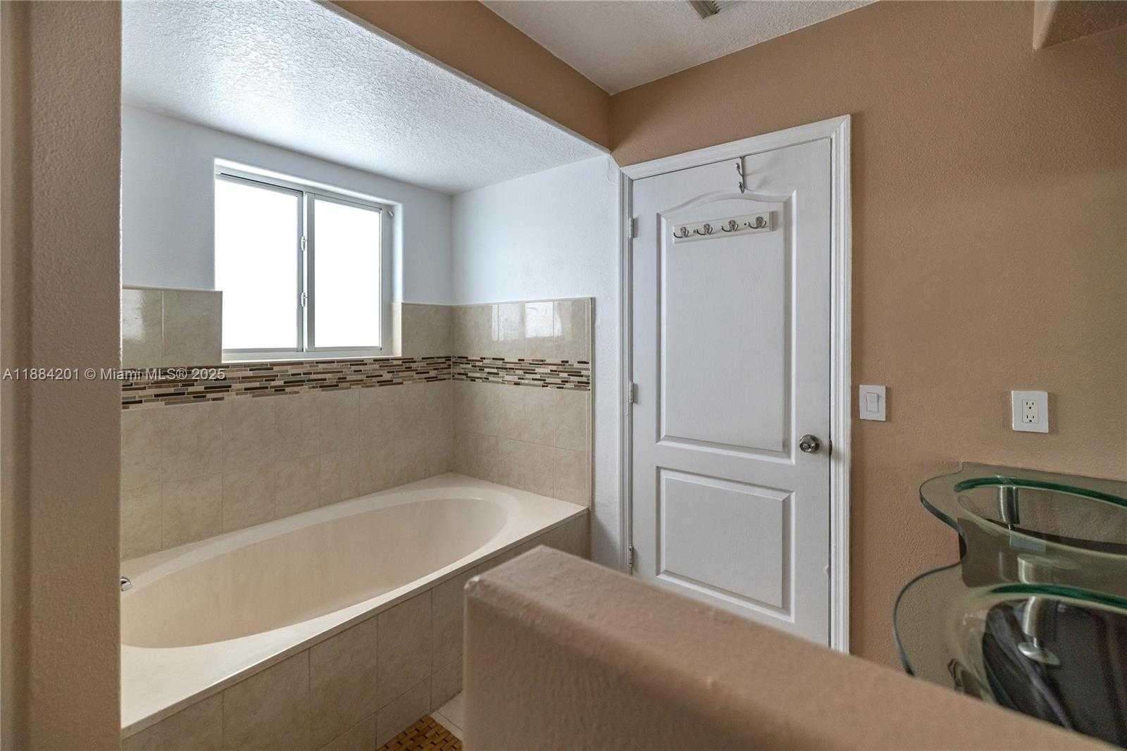 Small Image of 15981 SOUTH WEST 54TH TER, Miami Number 39