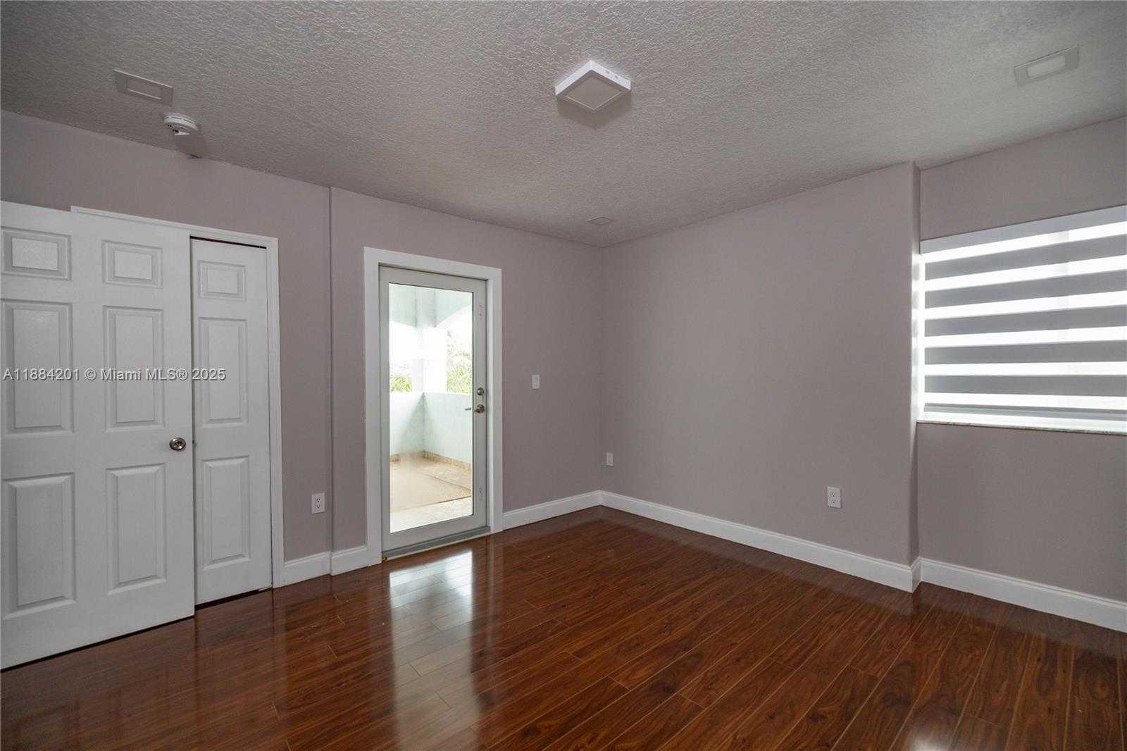 Small Image of 15981 SOUTH WEST 54TH TER, Miami Number 48