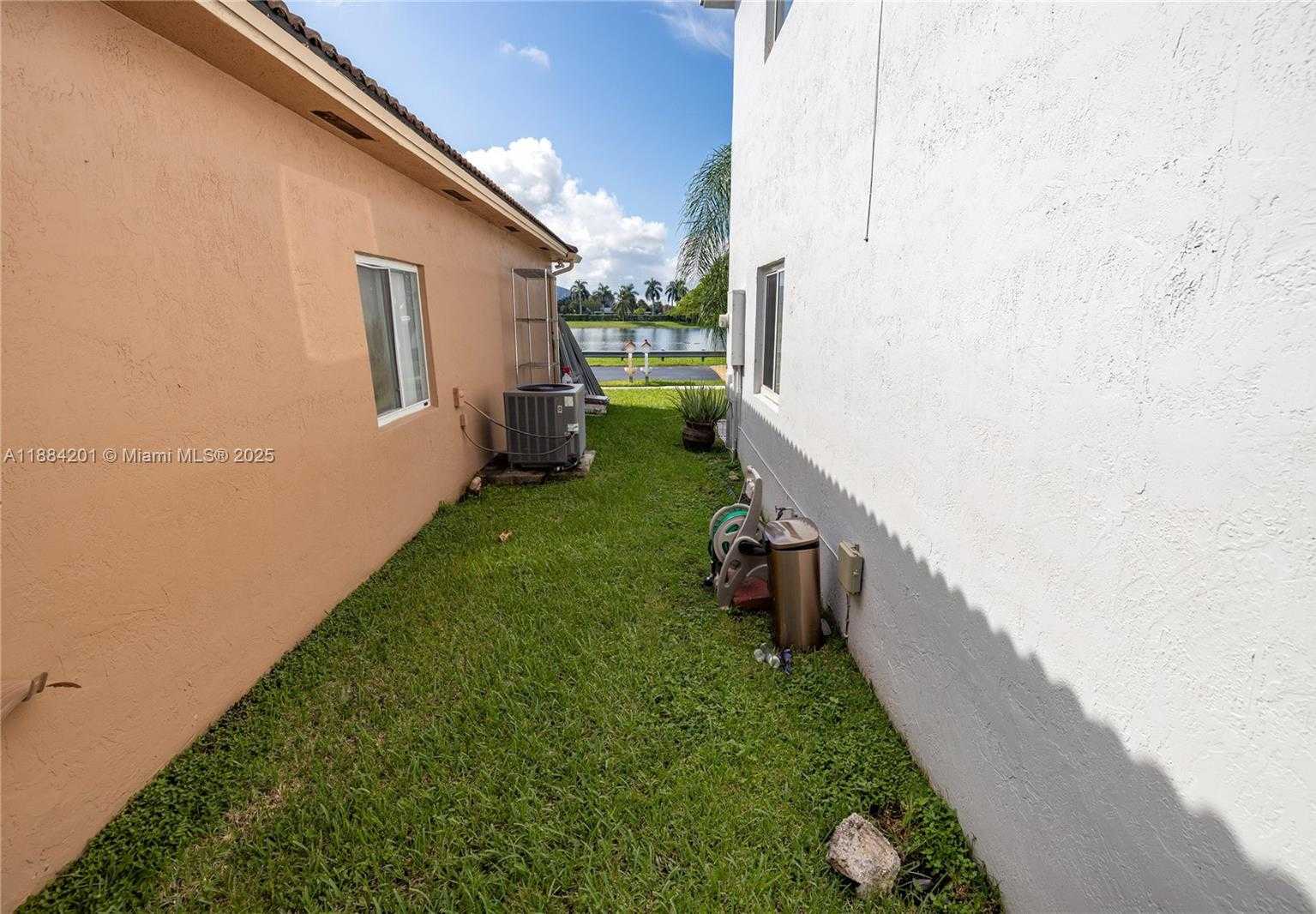 Small Image of 15981 SOUTH WEST 54TH TER, Miami Number 53