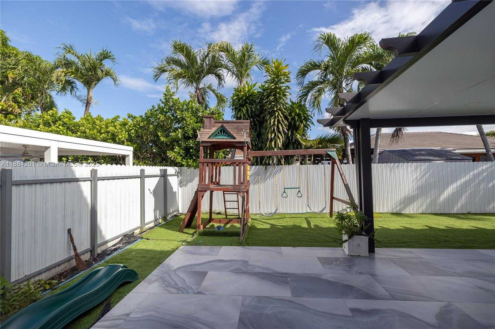 Small Image of 15981 SOUTH WEST 54TH TER, Miami Number 58