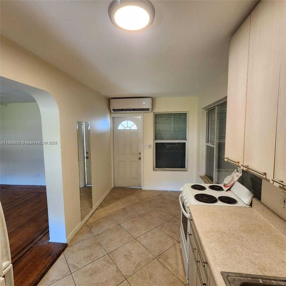 Small Image of 1843 WILEY ST, Hollywood Number 4