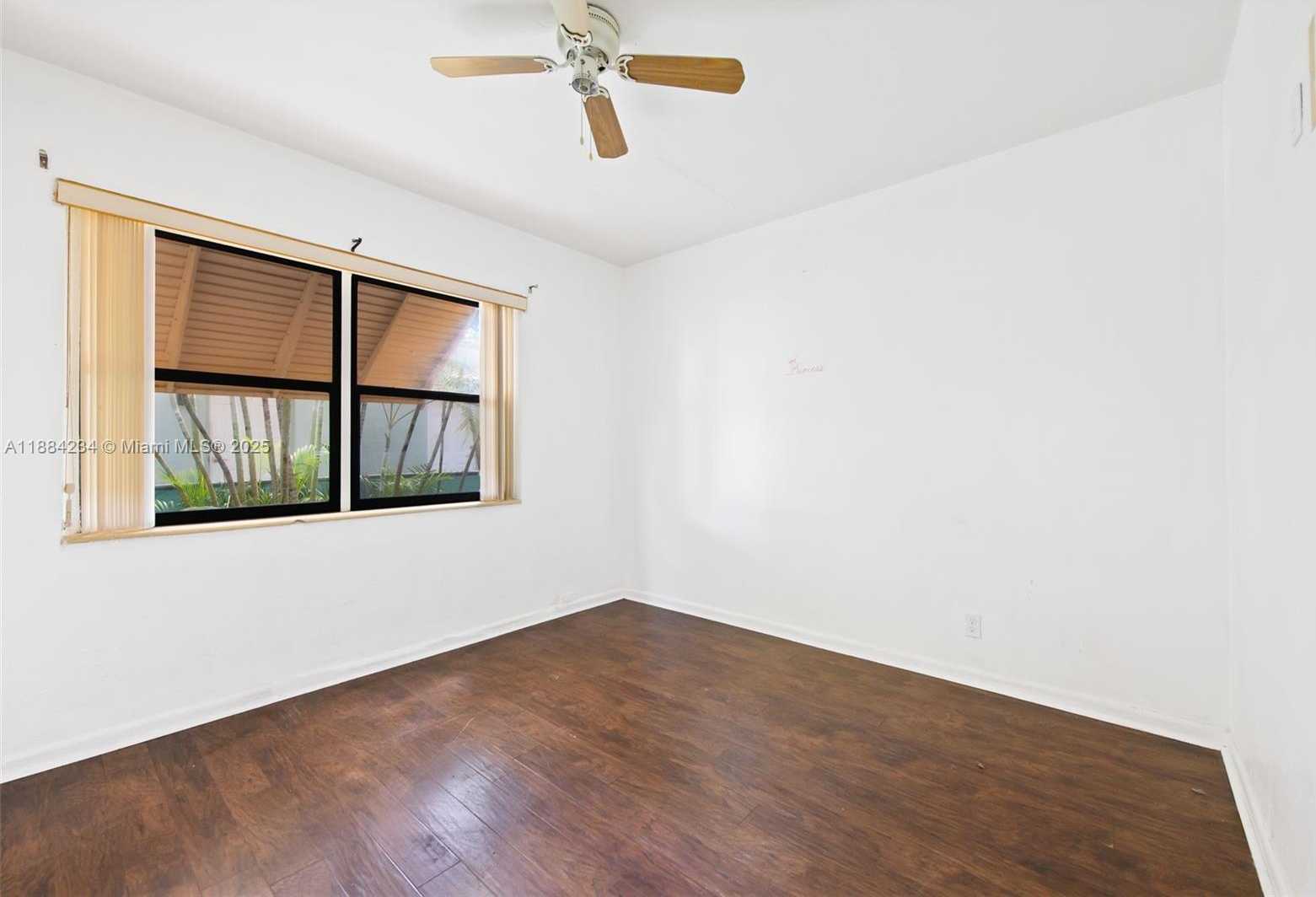 Small Image of 1932 ADAMS ST, Hollywood Number 5