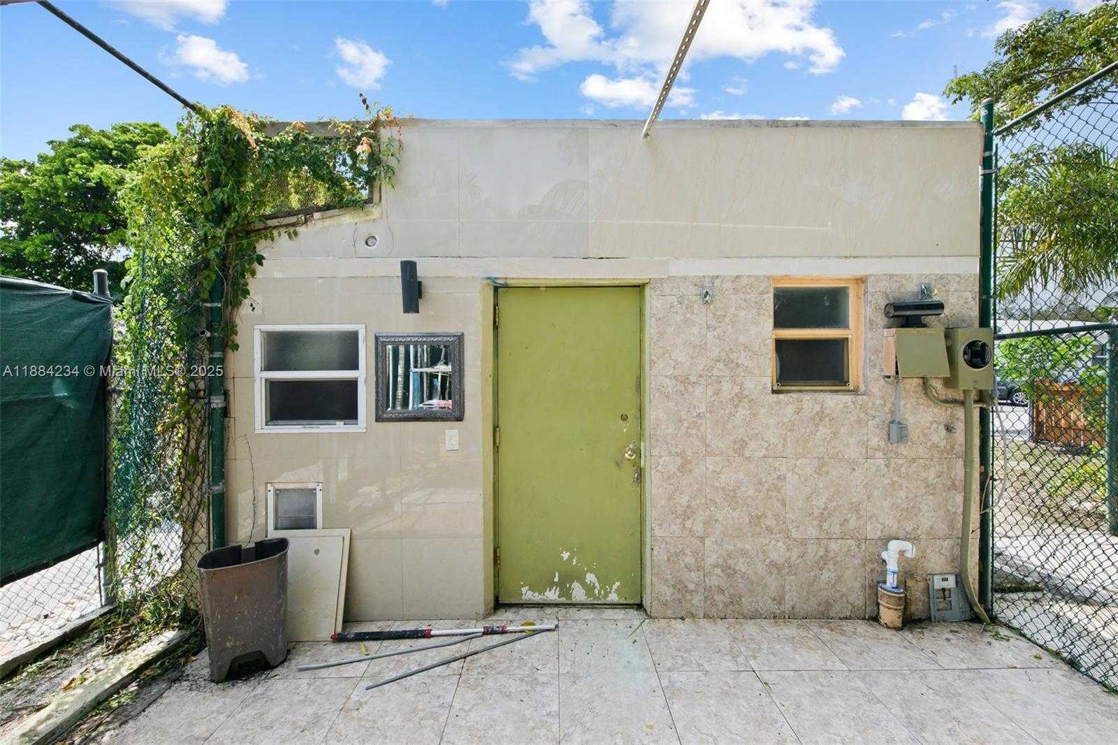 Small Image of 1932 ADAMS ST, Hollywood Number 9