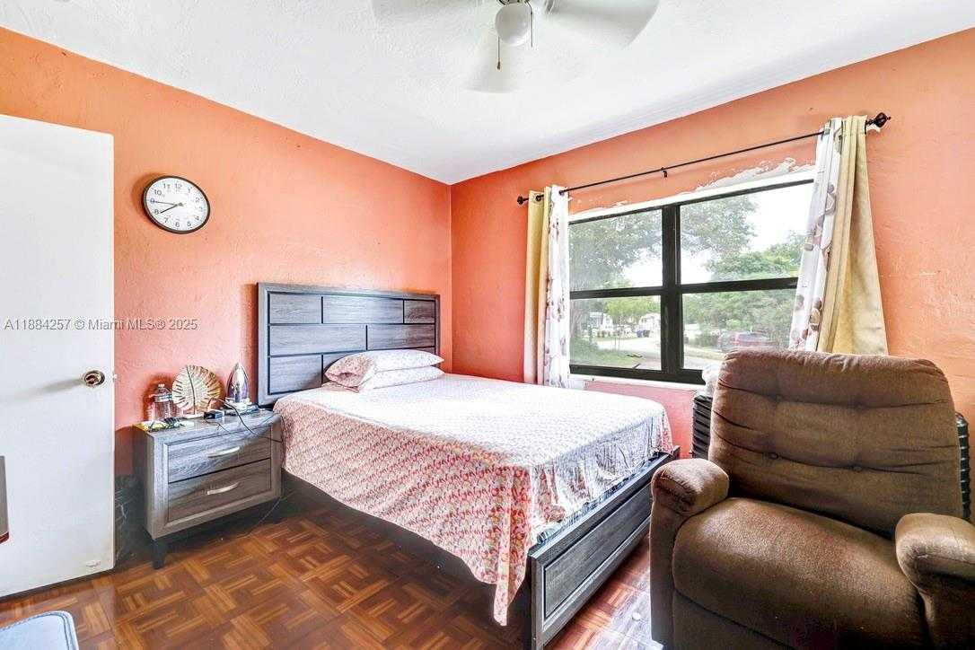 Small Image of 15770 NORTH EAST 18TH CT, North Miami Beach Number 18