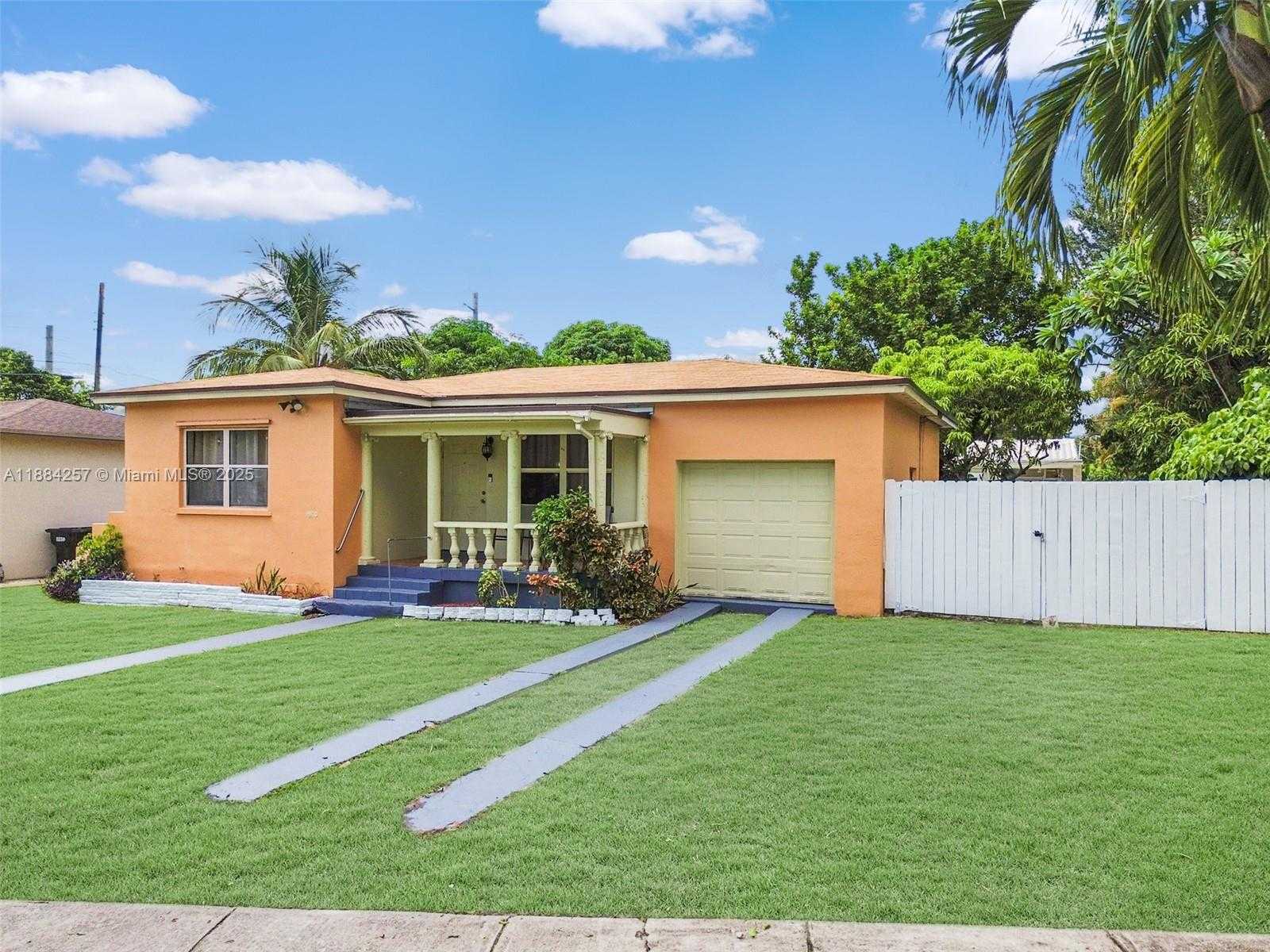 Small Image of 15770 NORTH EAST 18TH CT, North Miami Beach Number 2