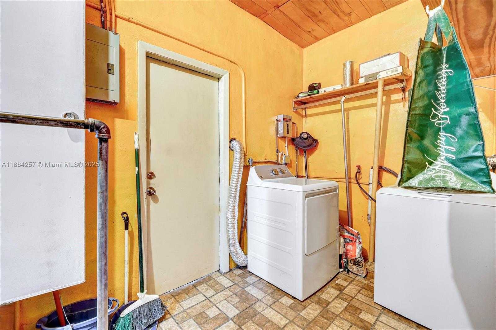 Small Image of 15770 NORTH EAST 18TH CT, North Miami Beach Number 24