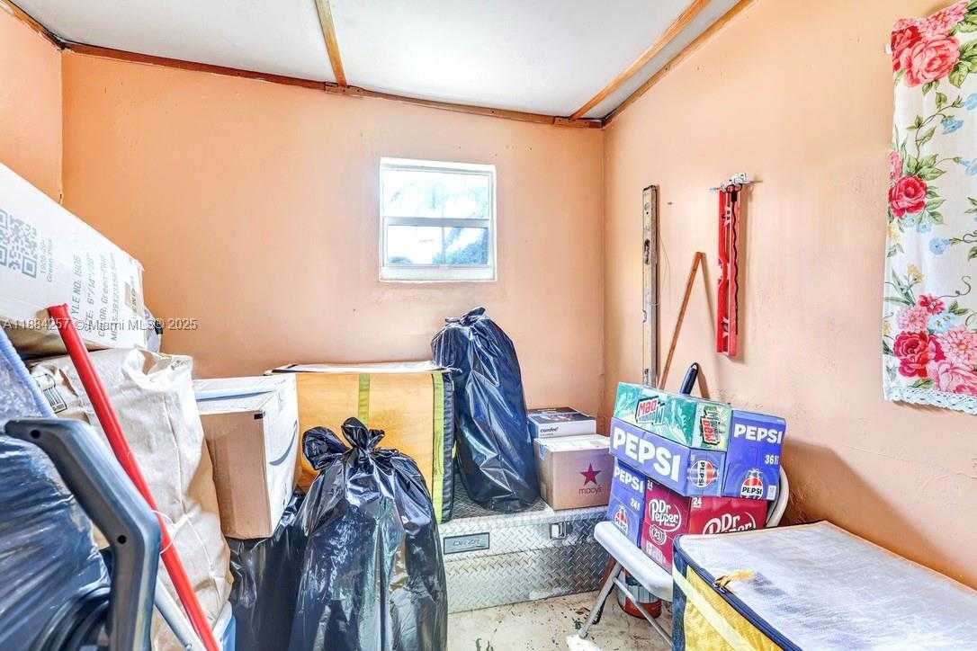Small Image of 15770 NORTH EAST 18TH CT, North Miami Beach Number 27