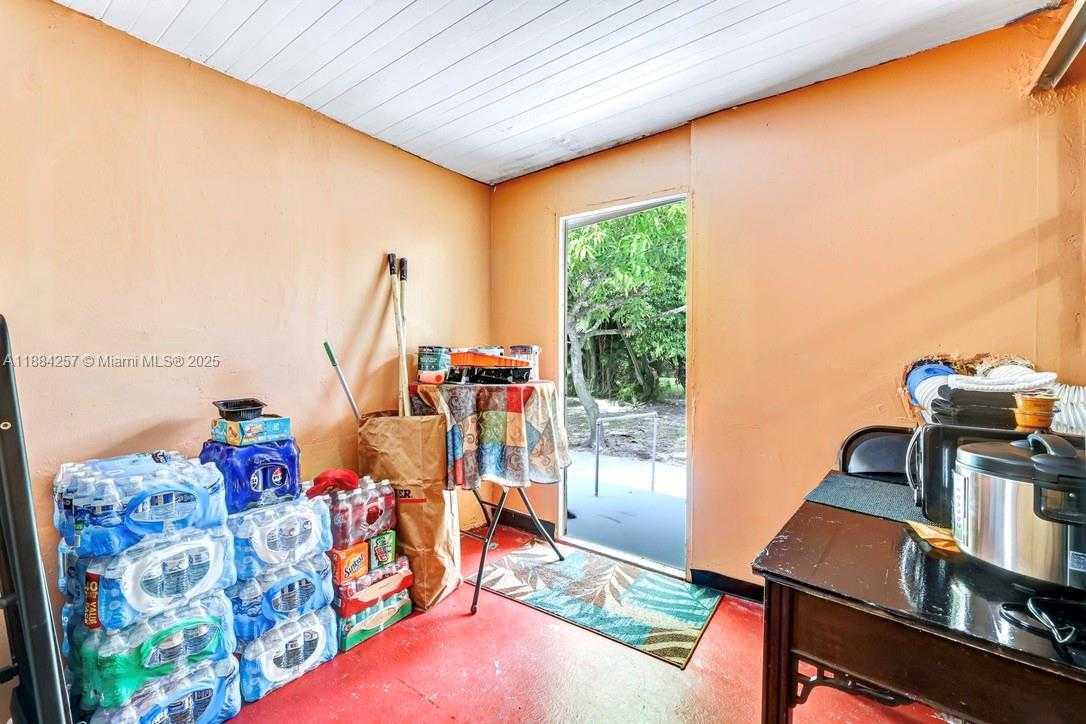 Small Image of 15770 NORTH EAST 18TH CT, North Miami Beach Number 28