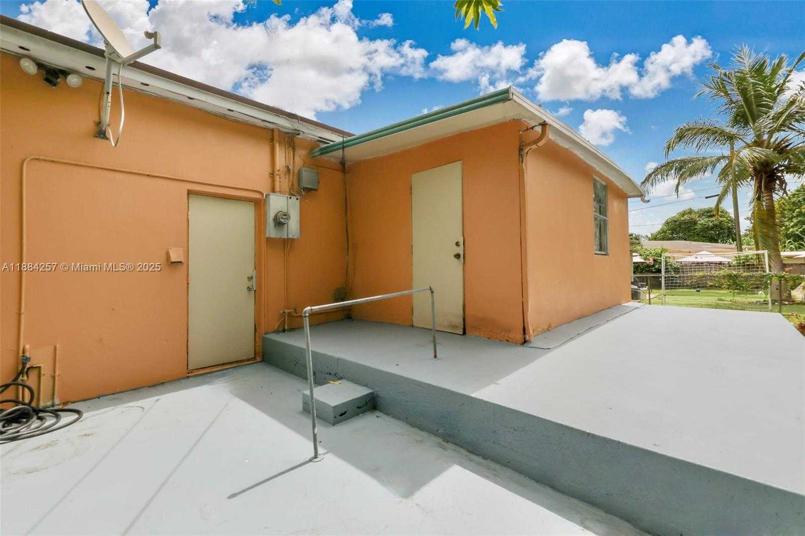 Small Image of 15770 NORTH EAST 18TH CT, North Miami Beach Number 29