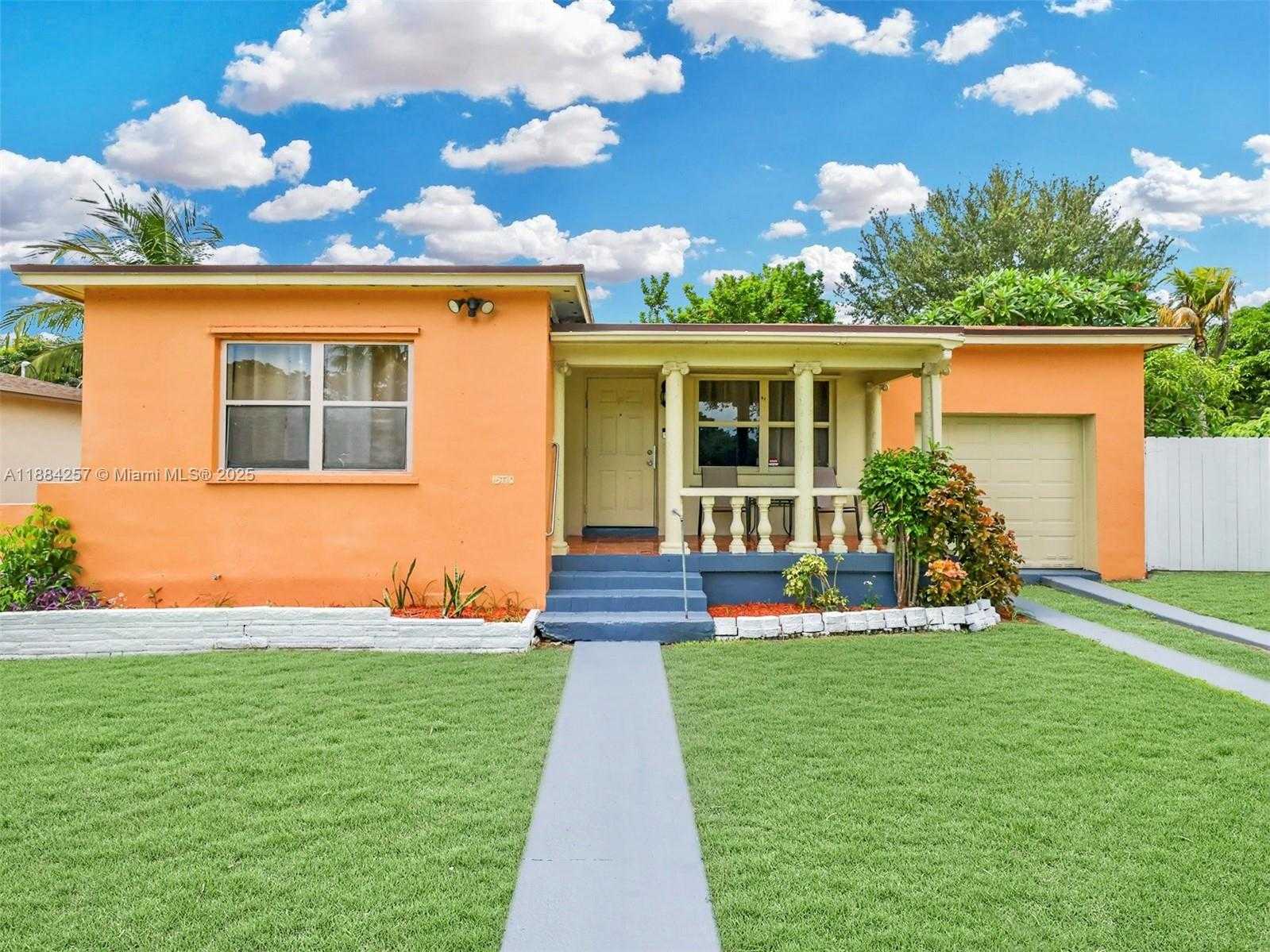 Small Image of 15770 NORTH EAST 18TH CT, North Miami Beach Number 3