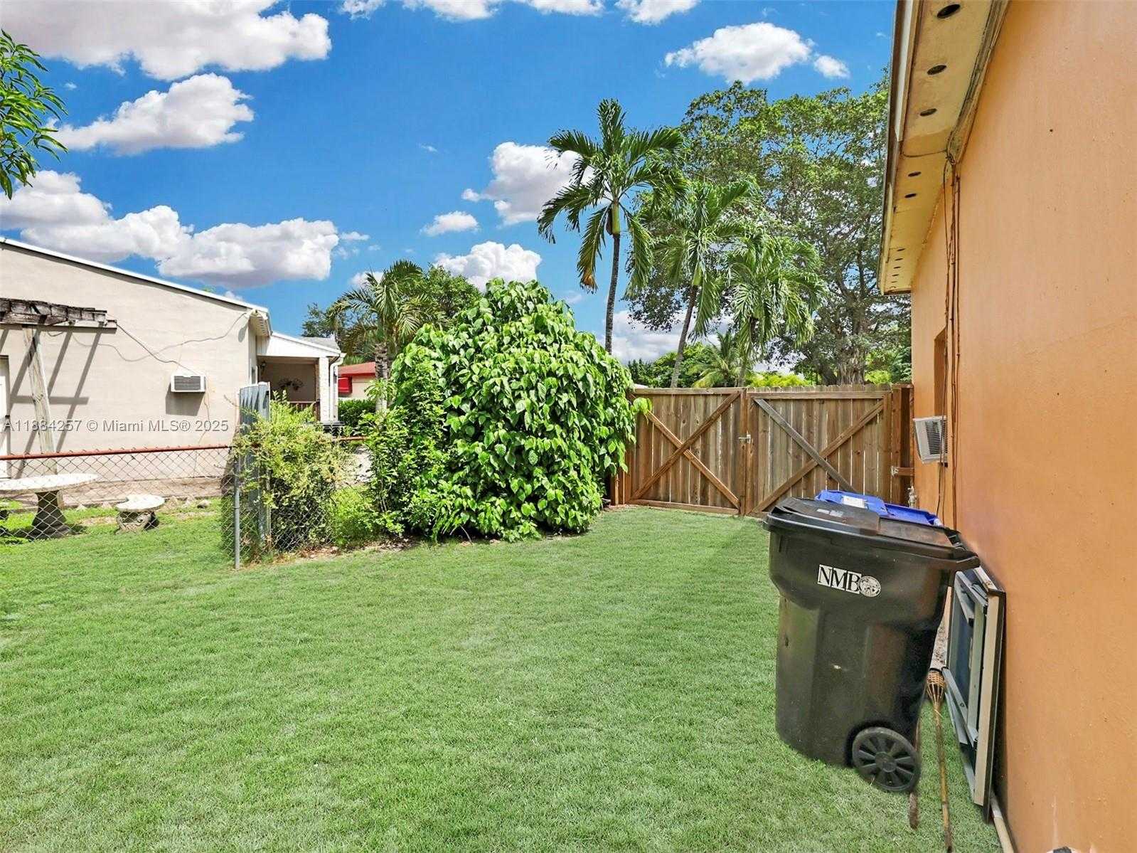 Small Image of 15770 NORTH EAST 18TH CT, North Miami Beach Number 35