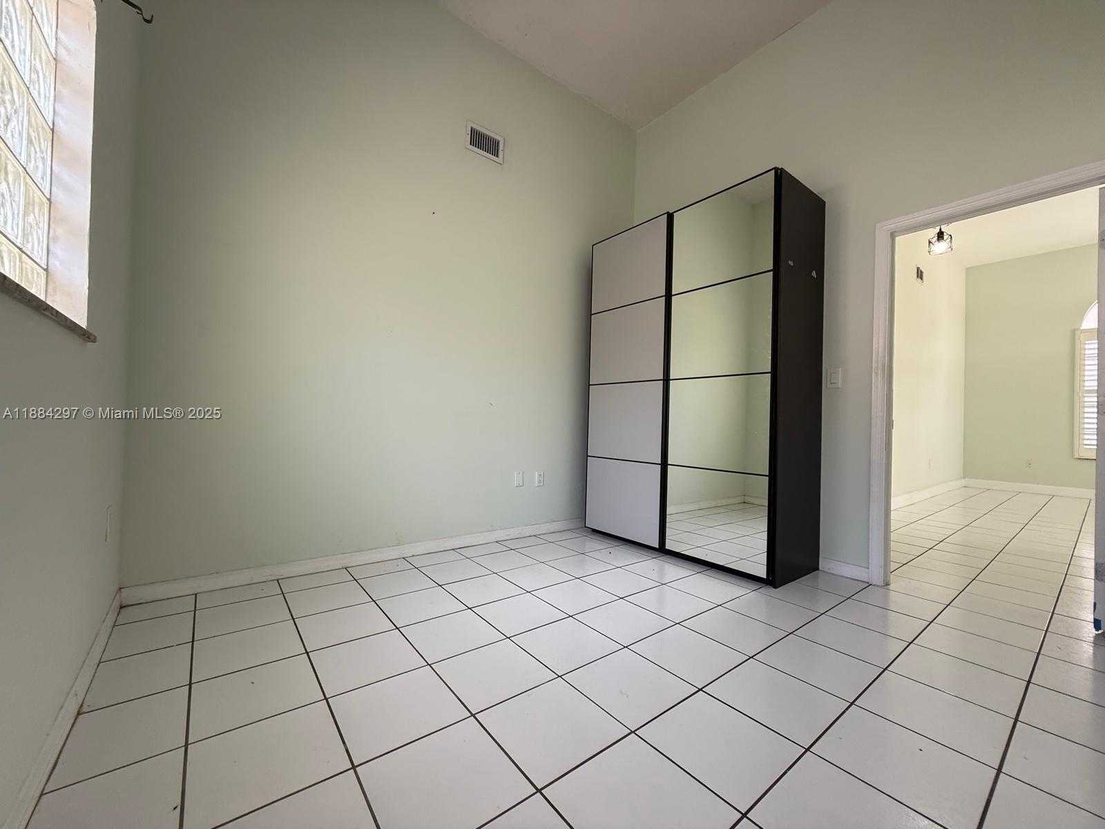 Small Image of 3461 SOUTH WEST 154TH CT, Miami Number 11