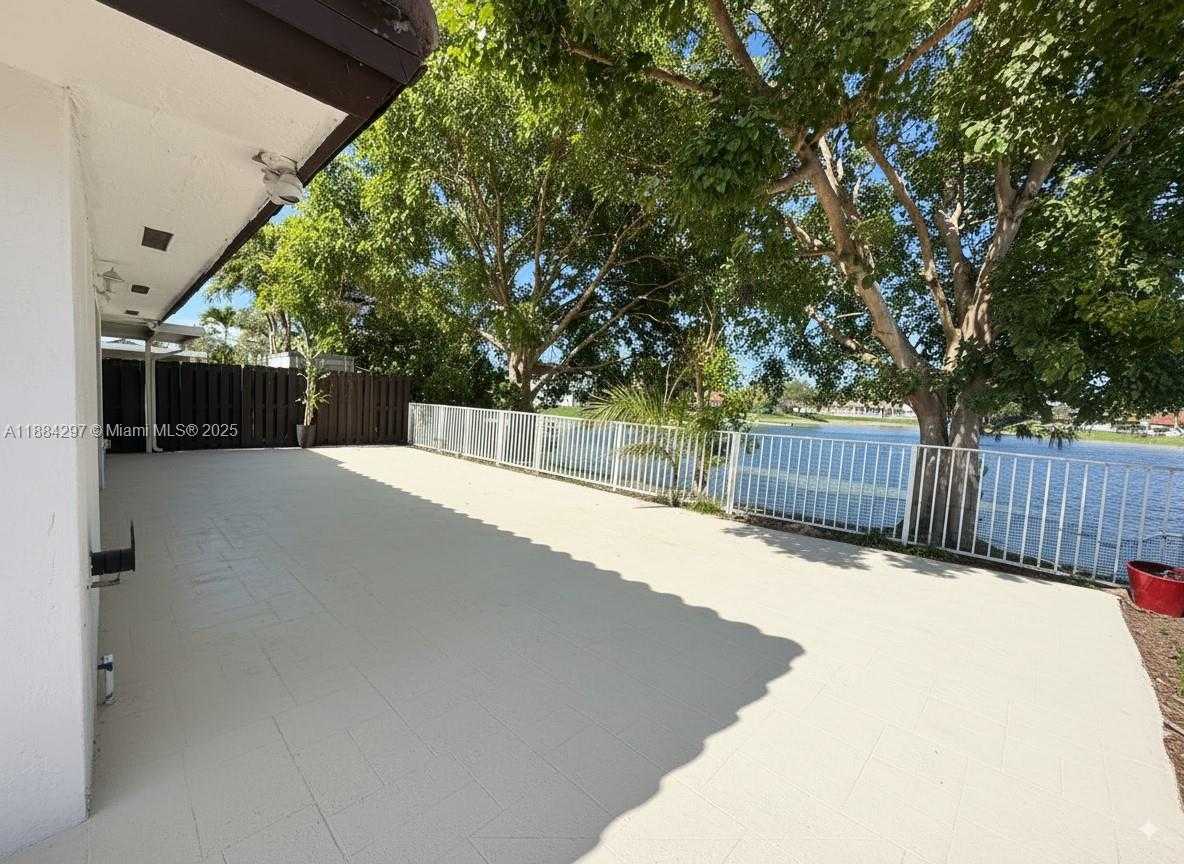 Small Image of 3461 SOUTH WEST 154TH CT, Miami Number 6