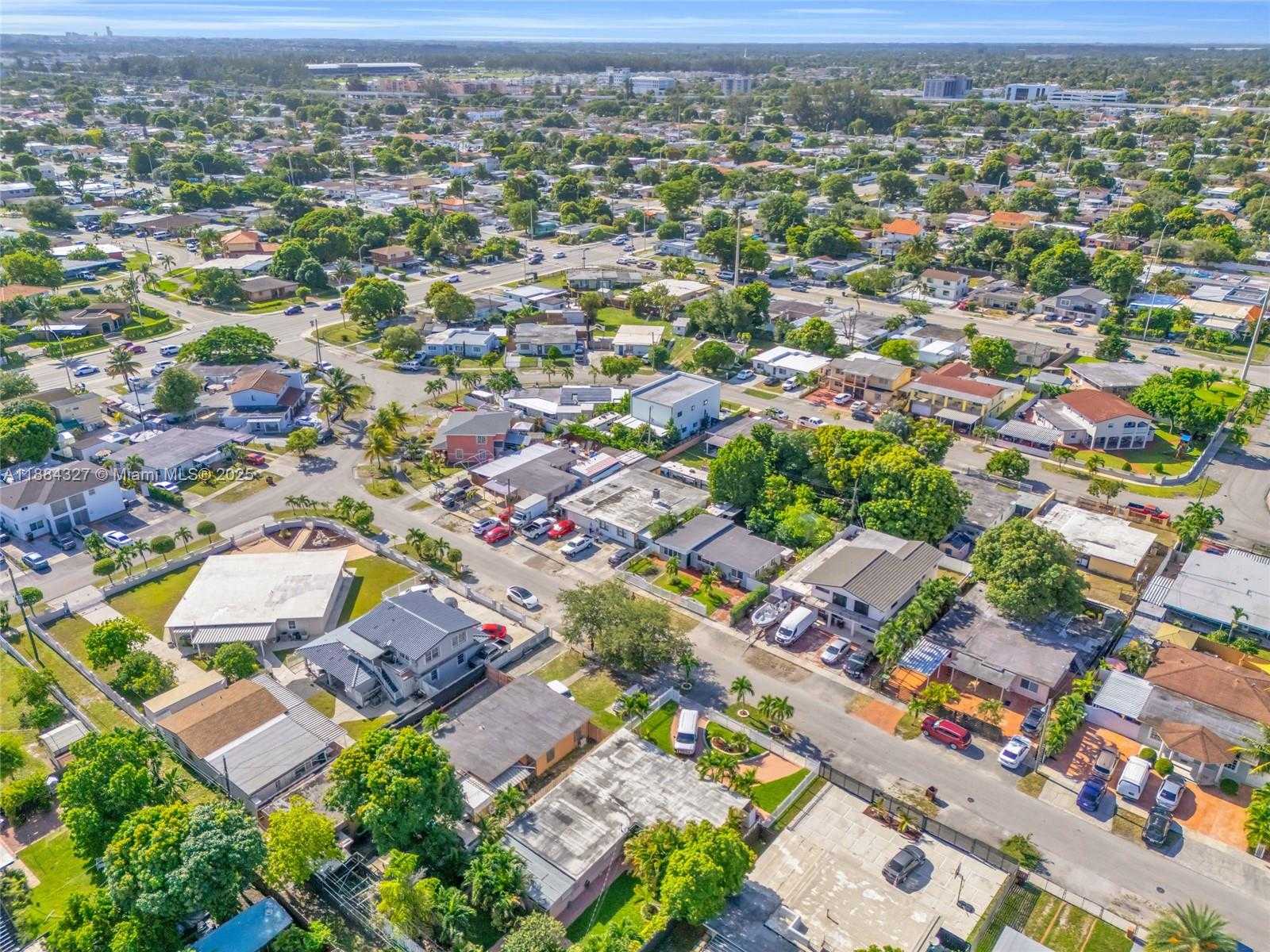 Small Image of 841 EAST 15TH PL, Hialeah Number 10