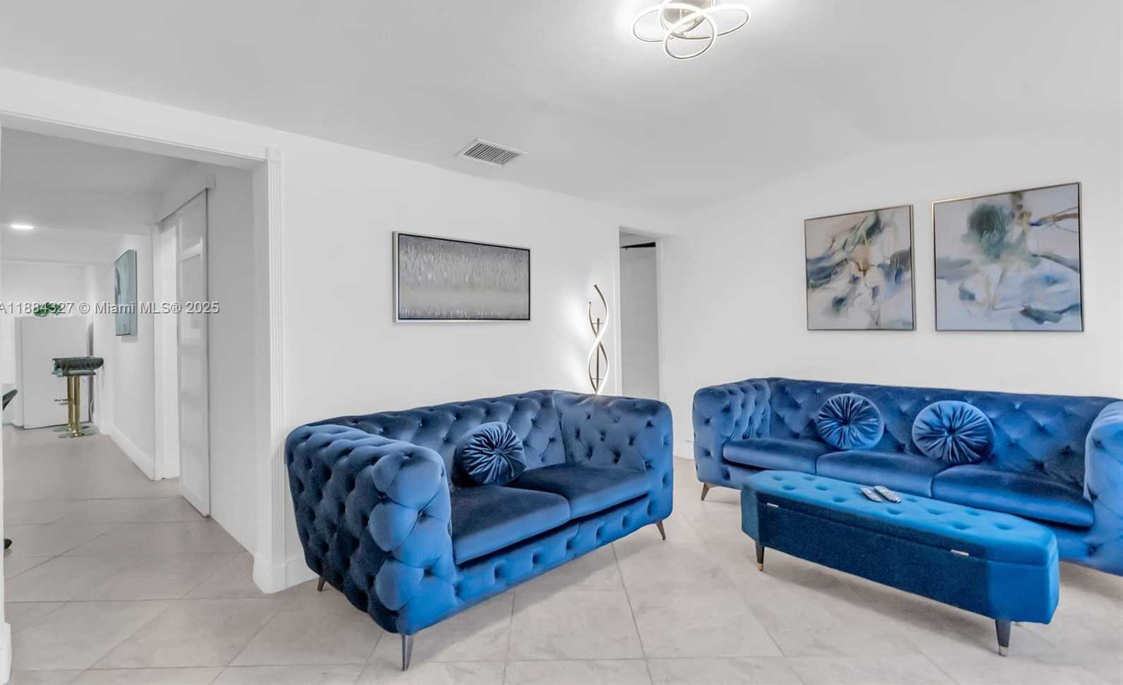 Small Image of 841 EAST 15TH PL, Hialeah Number 2