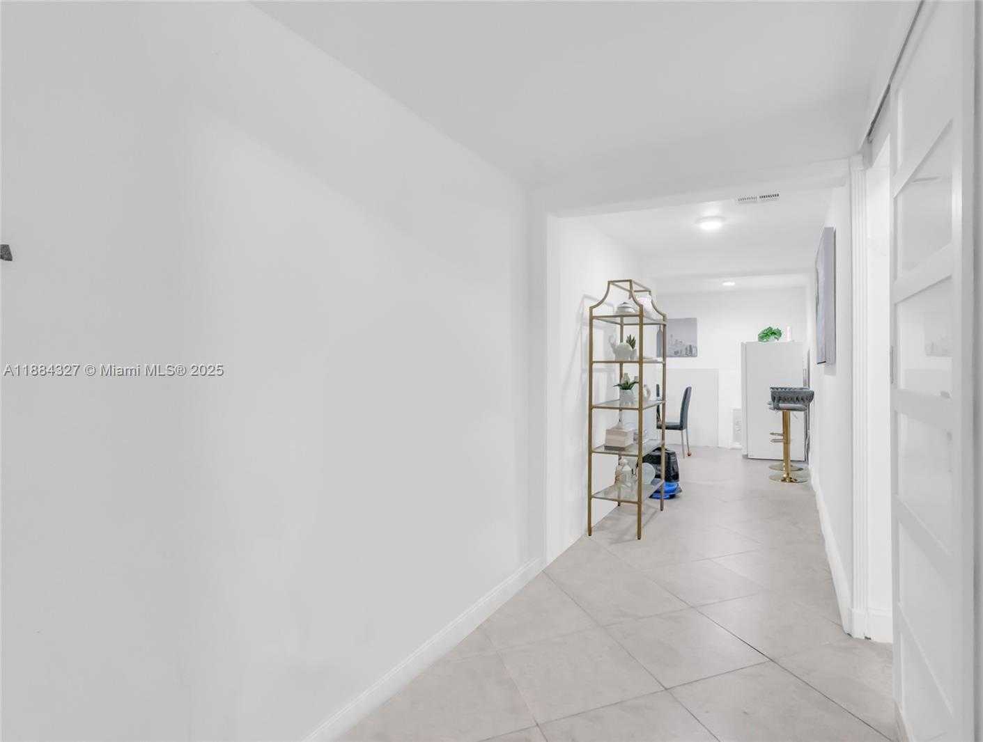 Small Image of 841 EAST 15TH PL, Hialeah Number 3