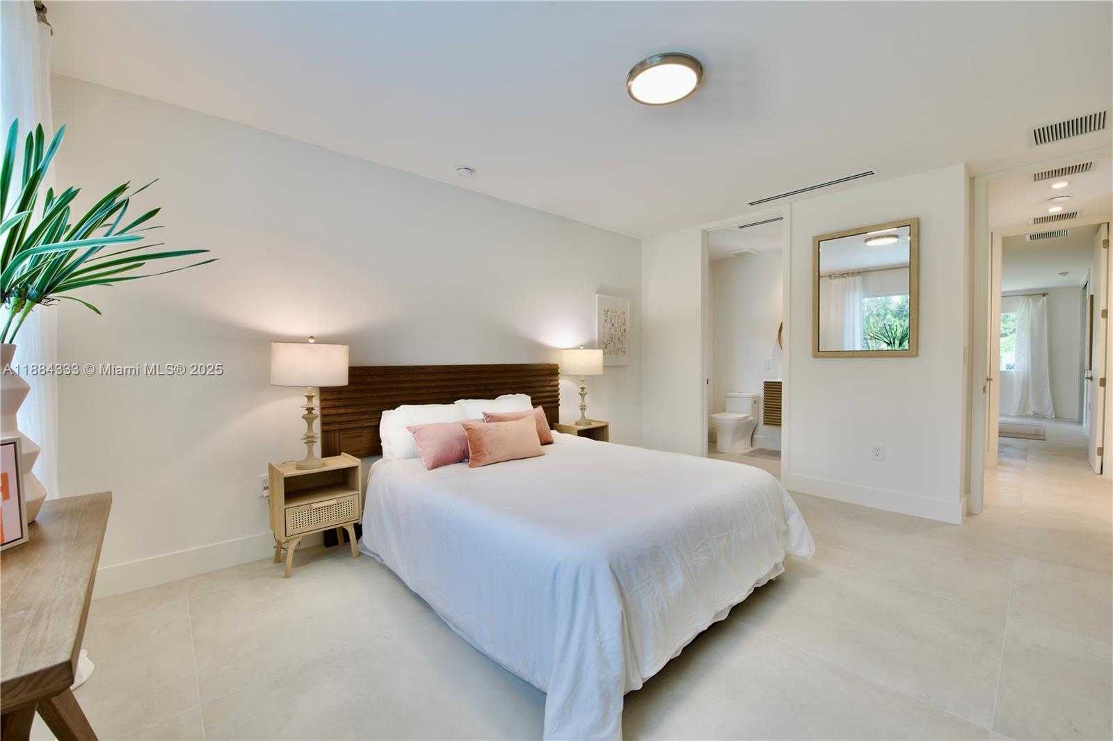 Small Image of 49 NORTH WEST 108TH ST, Miami Shores Number 26