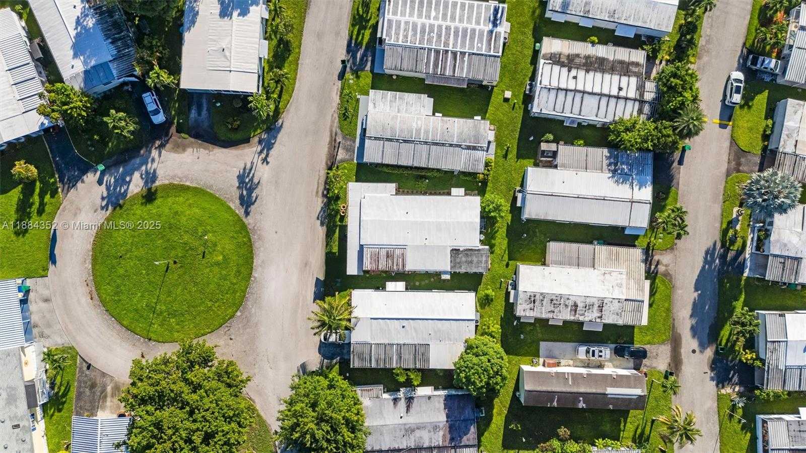 Small Image of 10550 WEST STATE ROAD 84, Davie Number 17
