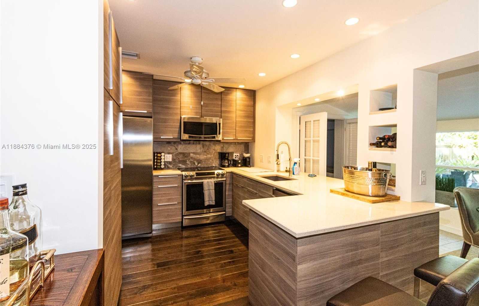 Small Image of 744 NORTH EAST 16TH AVE, Fort Lauderdale Number 6