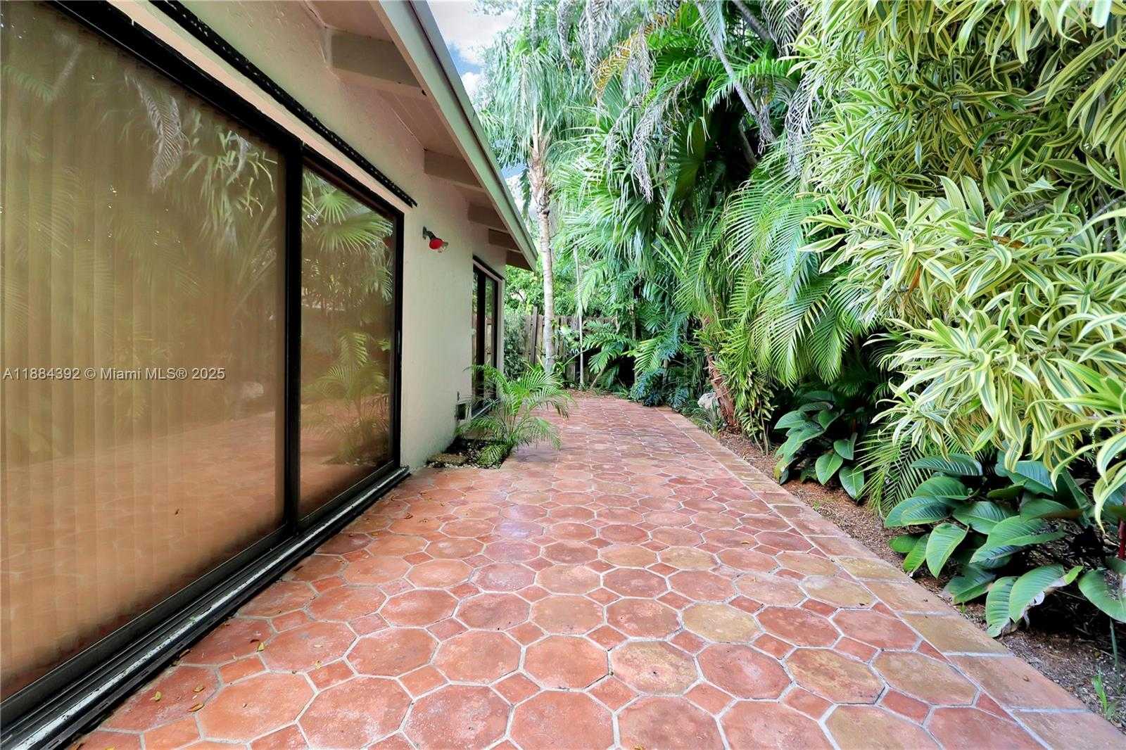 Small Image of 9220 SOUTH WEST 78TH CT, Miami Number 28