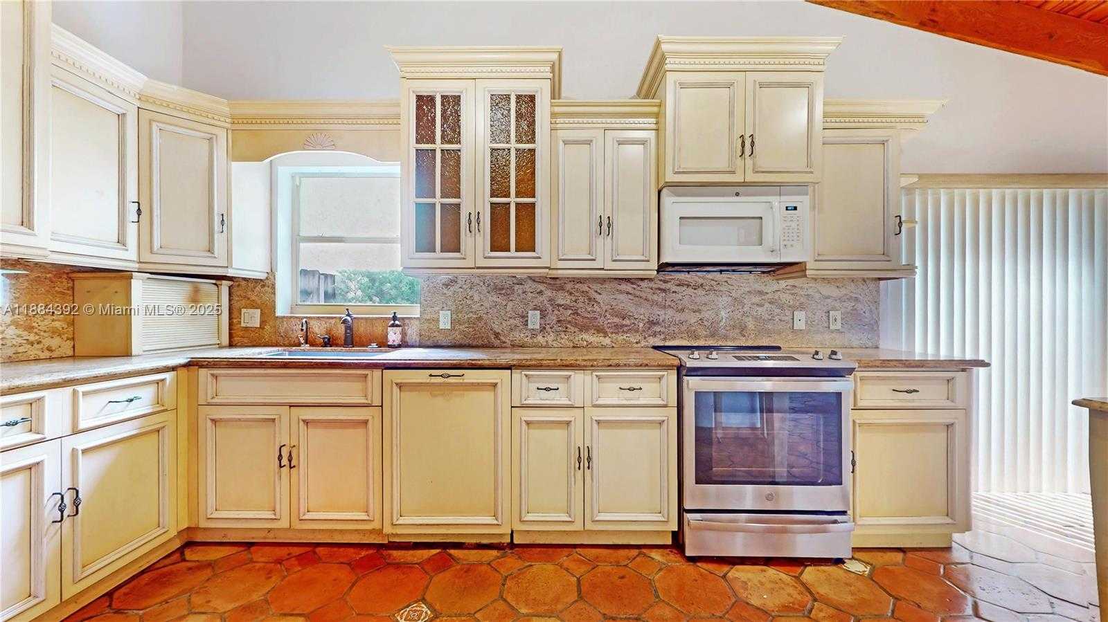 Small Image of 9220 SOUTH WEST 78TH CT, Miami Number 8