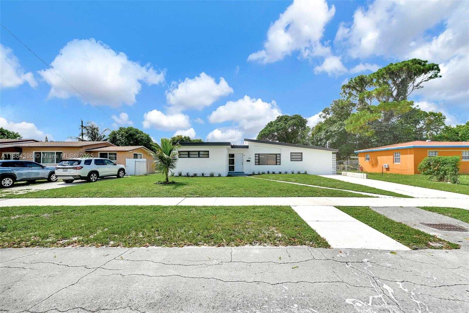 Small Image of 1918 NORTH WEST 185TH ST, Miami Gardens Number 29