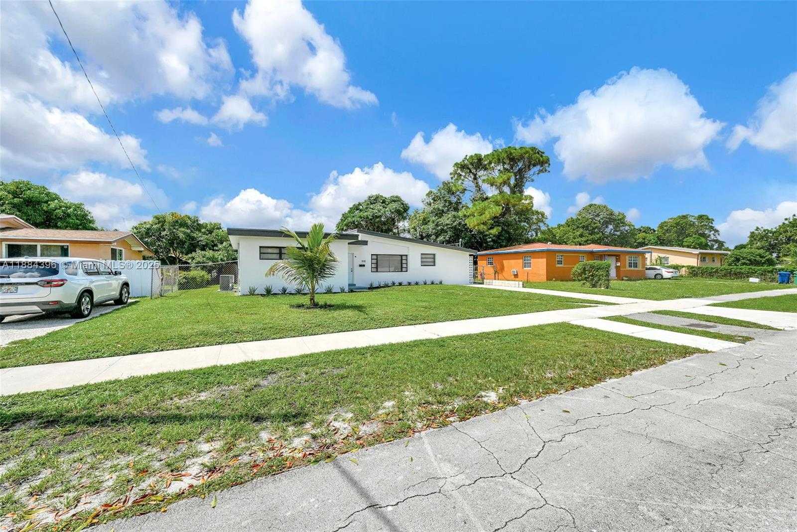 Small Image of 1918 NORTH WEST 185TH ST, Miami Gardens Number 30