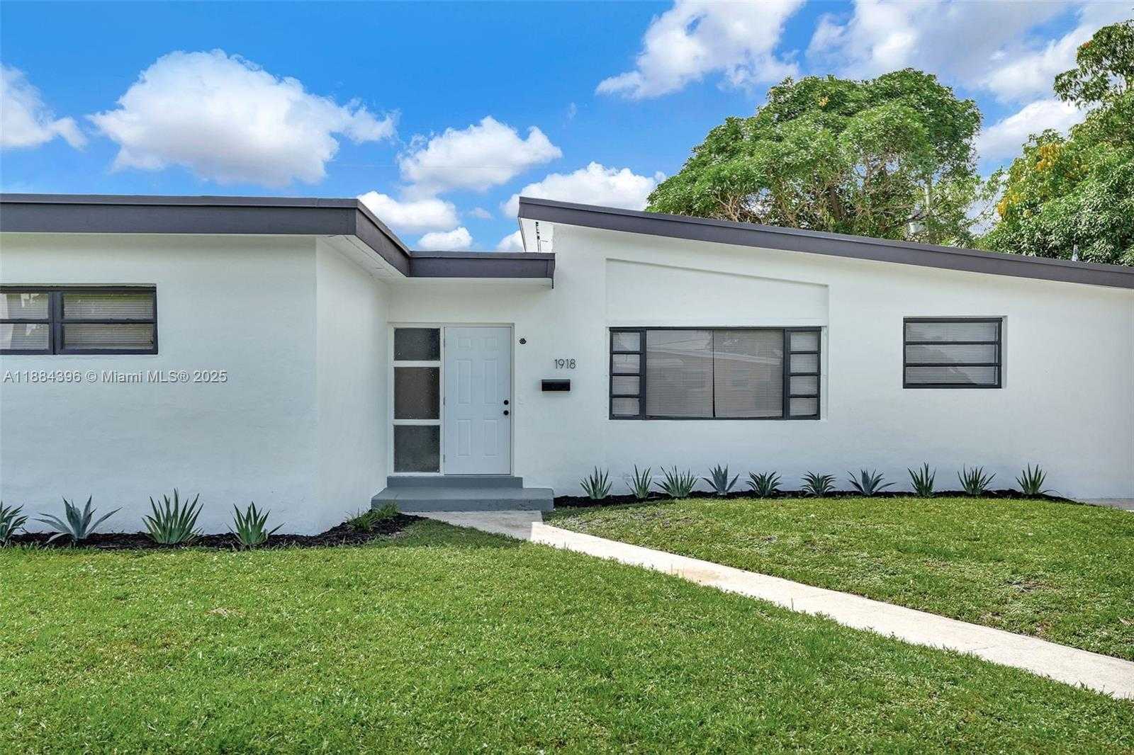 Small Image of 1918 NORTH WEST 185TH ST, Miami Gardens Number 32