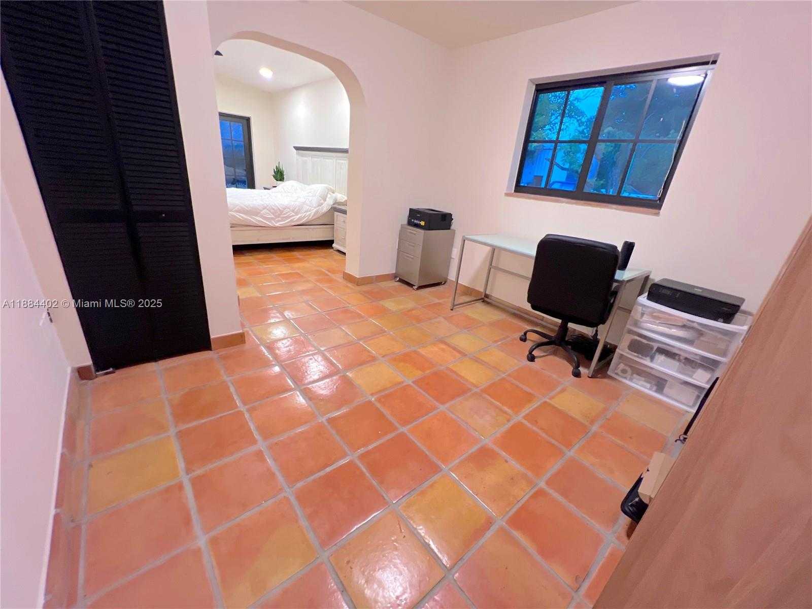 Small Image of 22600 SOUTH WEST 180TH CT, Miami Number 19