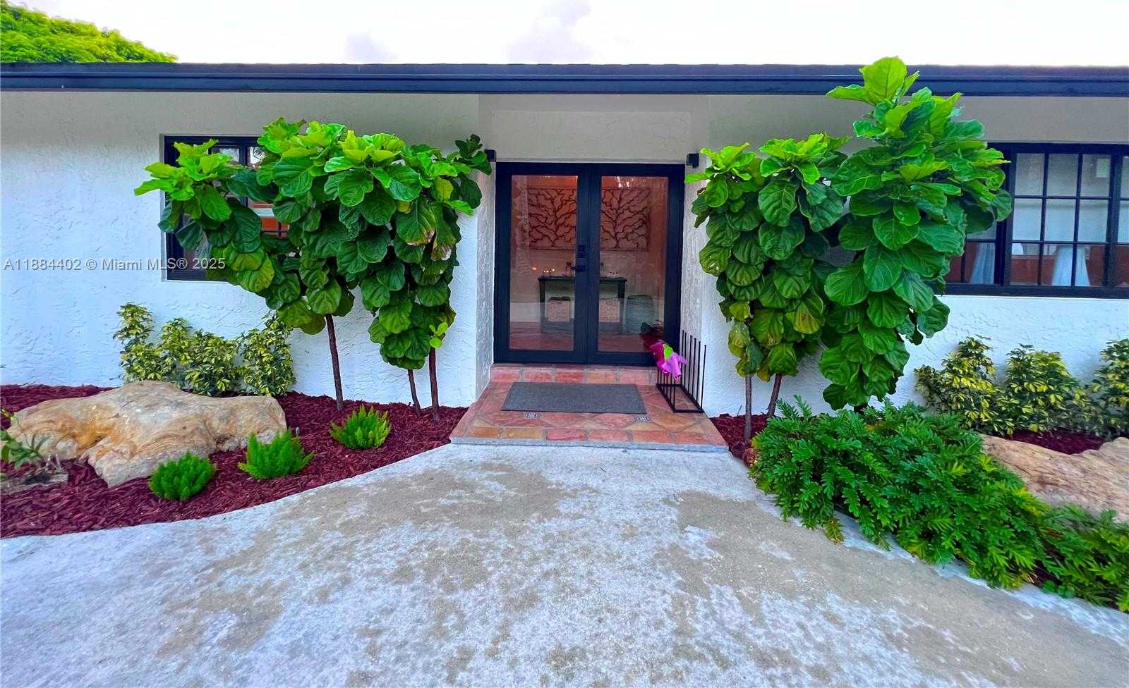 Small Image of 22600 SOUTH WEST 180TH CT, Miami Number 2