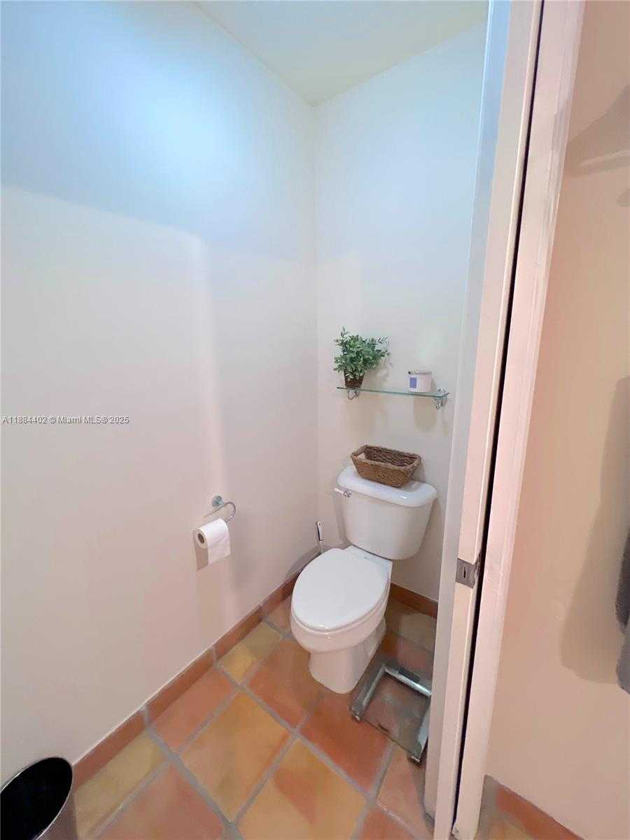 Small Image of 22600 SOUTH WEST 180TH CT, Miami Number 26