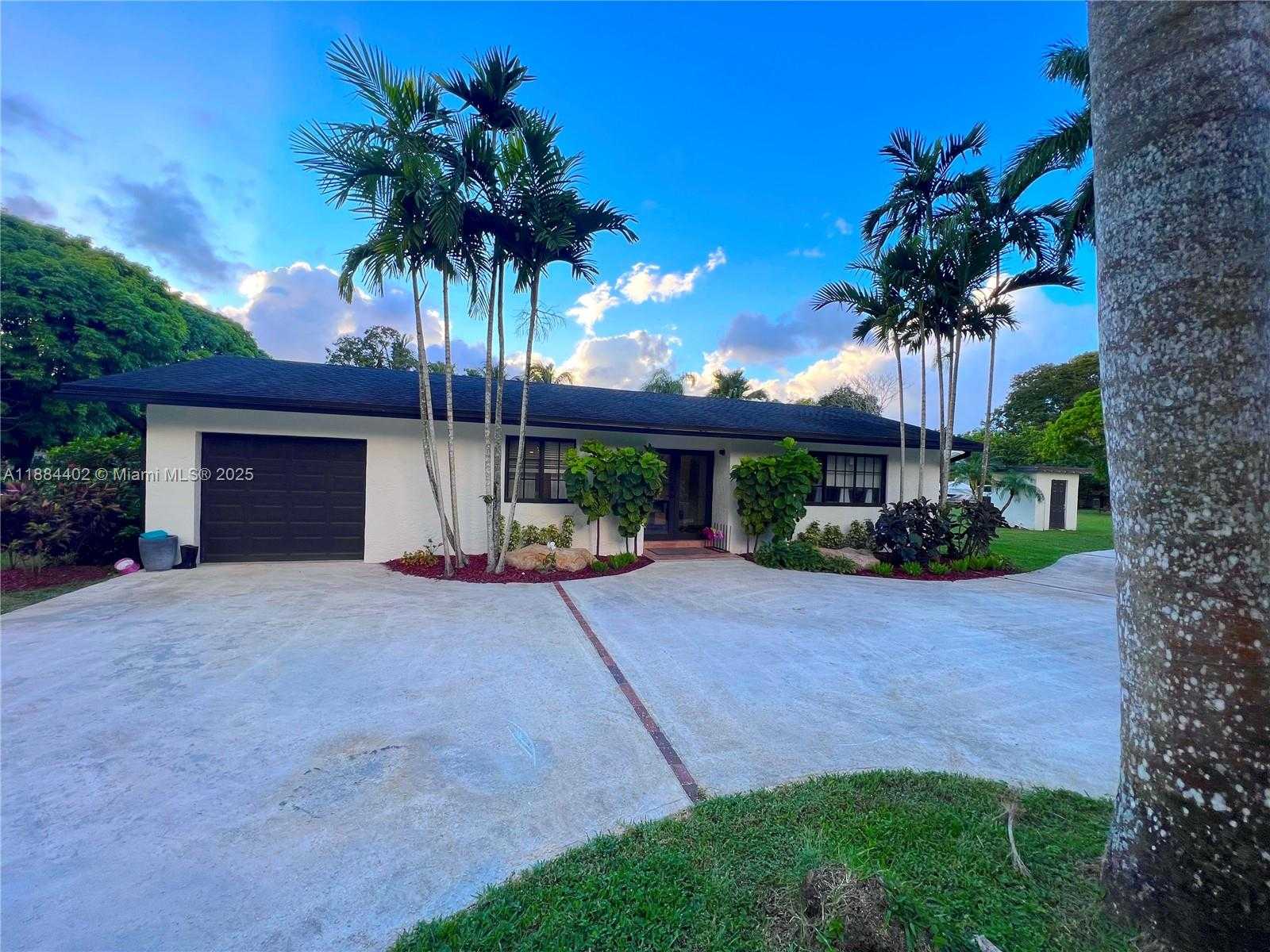 Small Image of 22600 SOUTH WEST 180TH CT, Miami Number 28