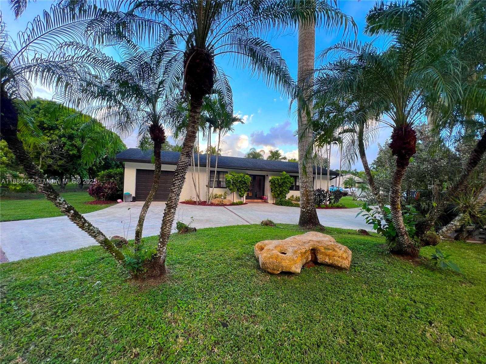 Small Image of 22600 SOUTH WEST 180TH CT, Miami Number 29
