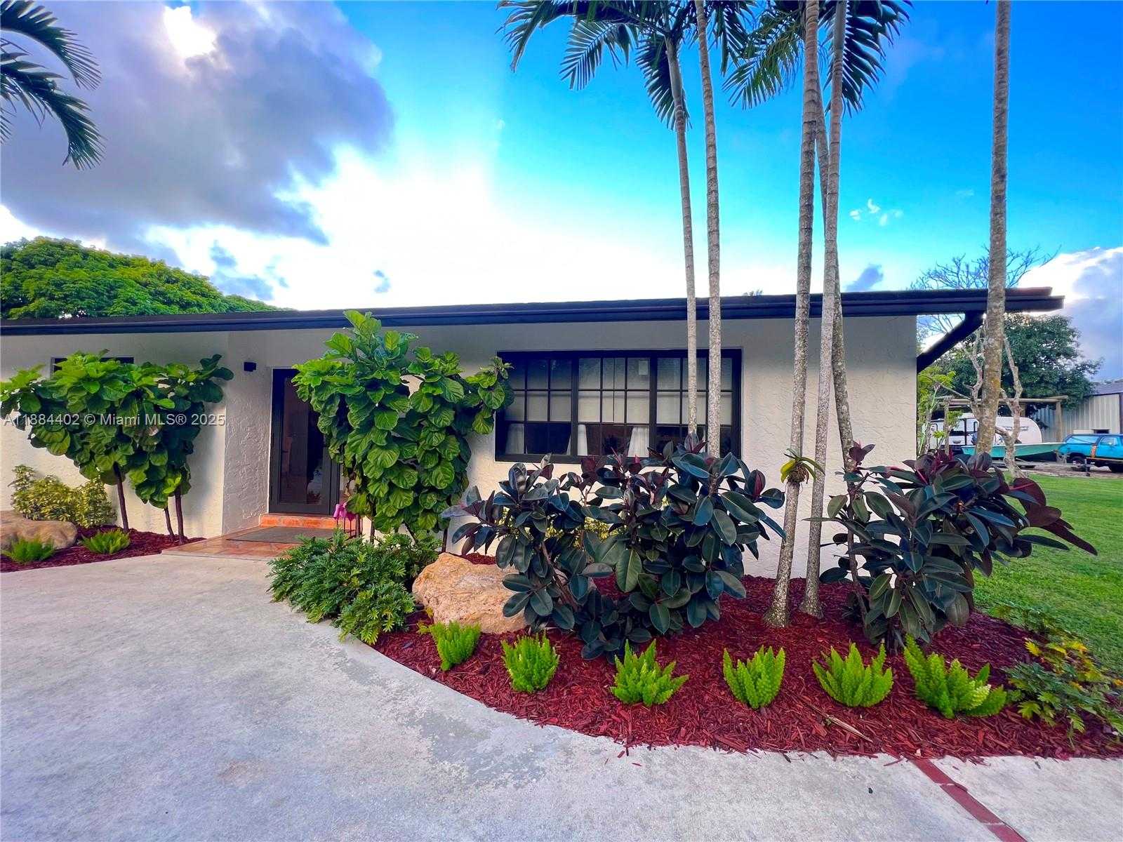 Small Image of 22600 SOUTH WEST 180TH CT, Miami Number 30